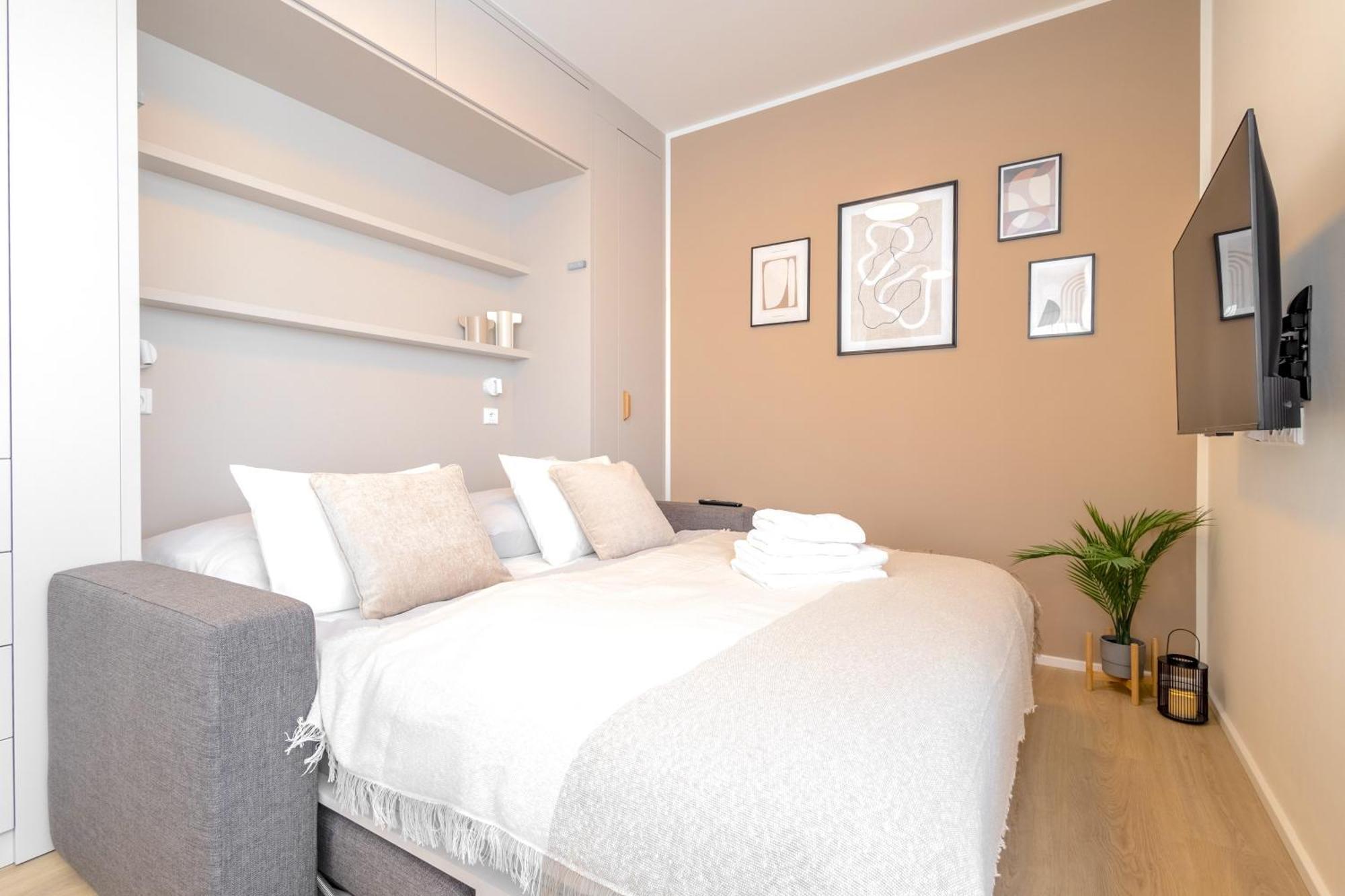 Апартаменти Bright 2Br - 5Th Floor, Balcony, Free Parking By Gravity Прага Екстер'єр фото