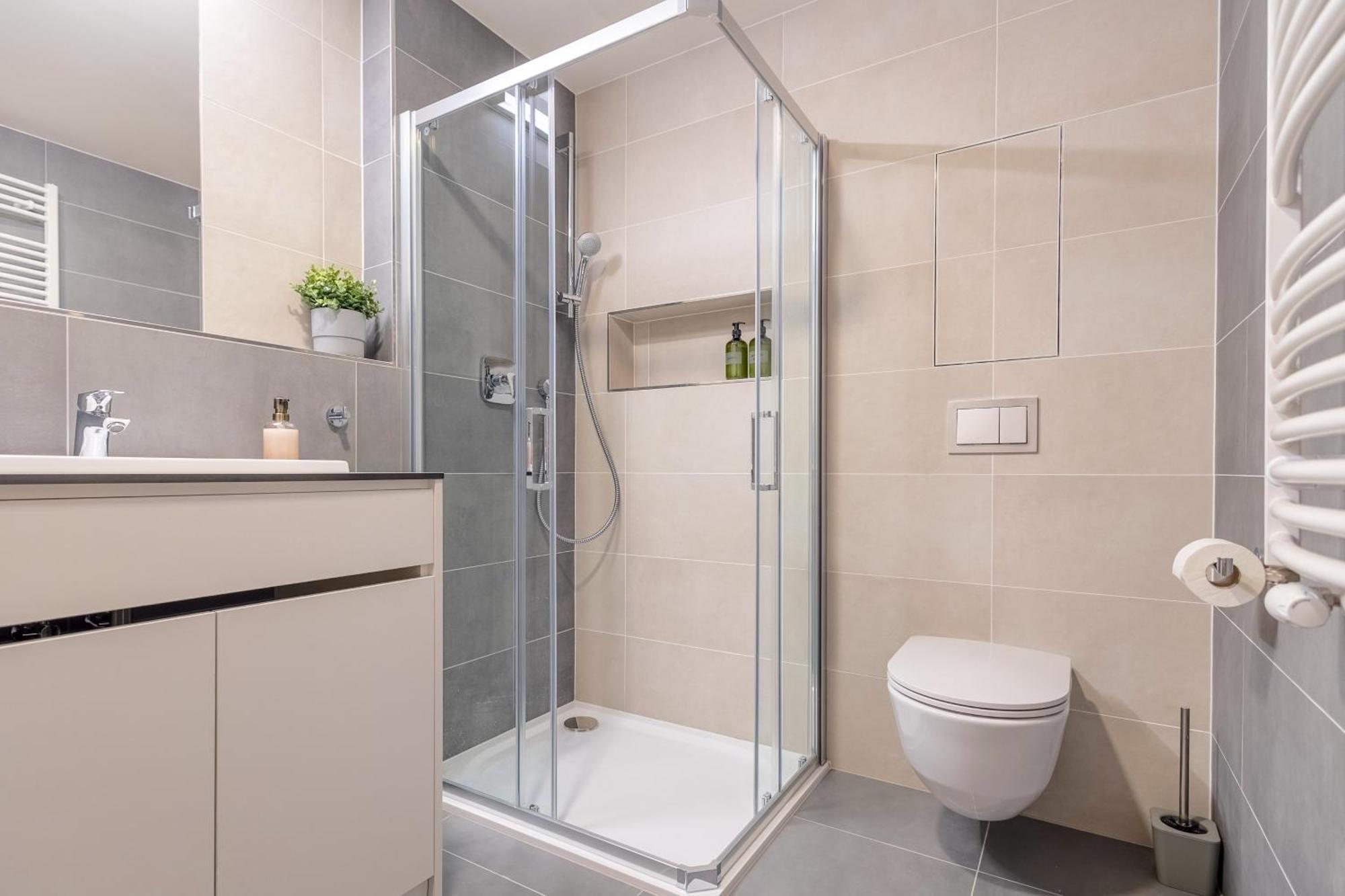 Апартаменти Bright 2Br - 5Th Floor, Balcony, Free Parking By Gravity Прага Екстер'єр фото